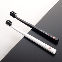 Curaprox Black Is White Diş Fırçası 2'li